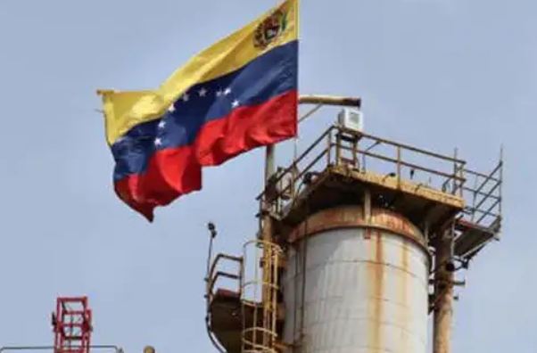 石油最多的十个国家中，委内瑞拉排名第一，俄罗斯上榜