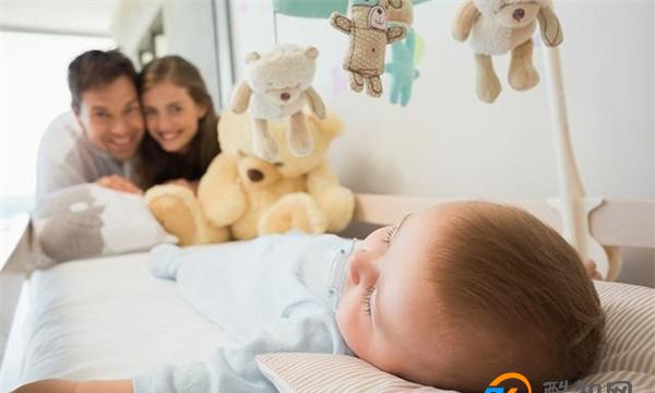 宝宝频繁夜醒睡不安稳 影响睡眠的原因 可能是这七点